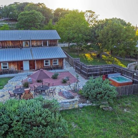 A Barn At The Quarry Bed & Breakfast Fredericksburg Exterior foto